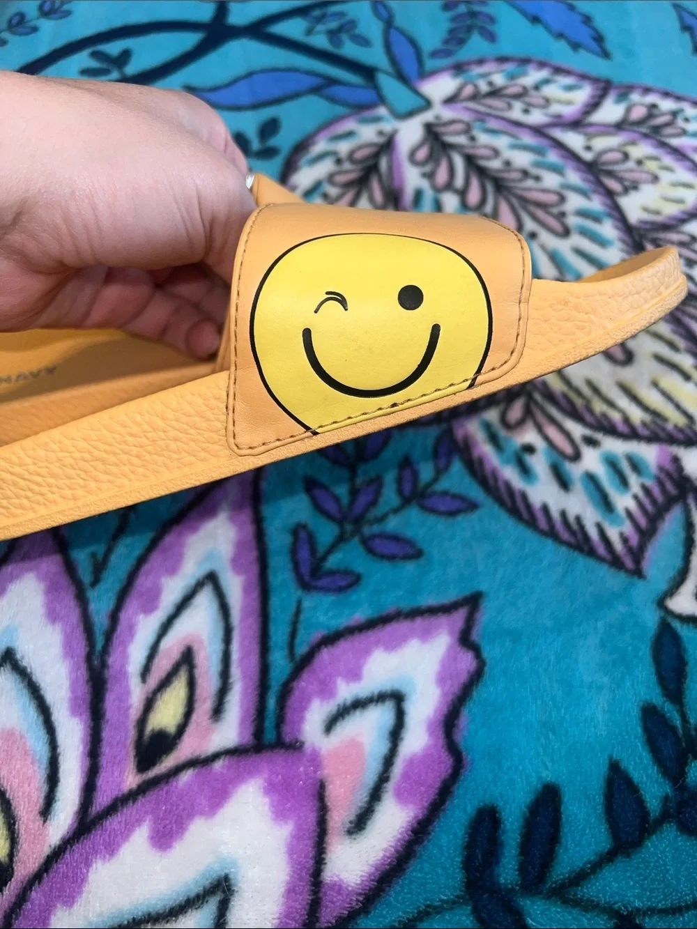 Old Navy girls - Winking Smiley Slide Sandals - size 1-2